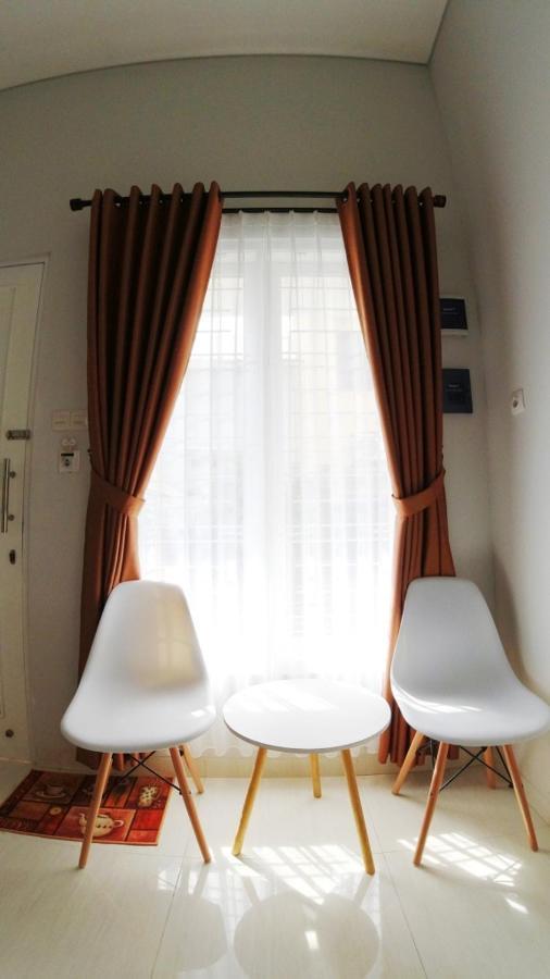 Omah Bondi Family Homestay By Fh Stay Джокякарта Екстериор снимка