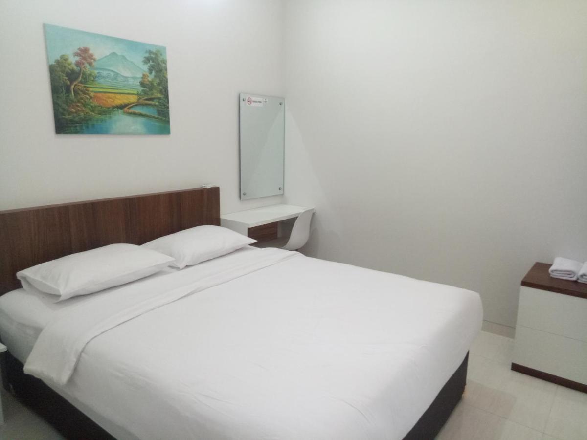 Omah Bondi Family Homestay By Fh Stay Джокякарта Екстериор снимка