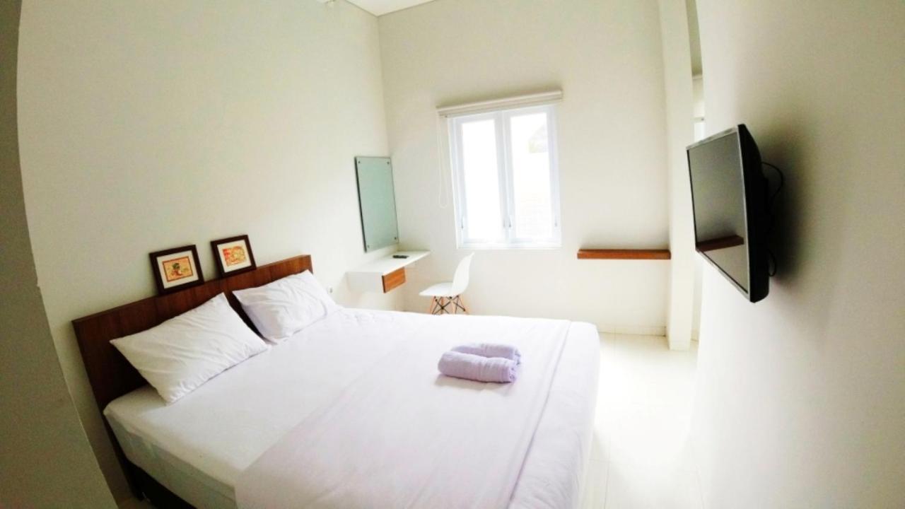 Omah Bondi Family Homestay By Fh Stay Джокякарта Екстериор снимка