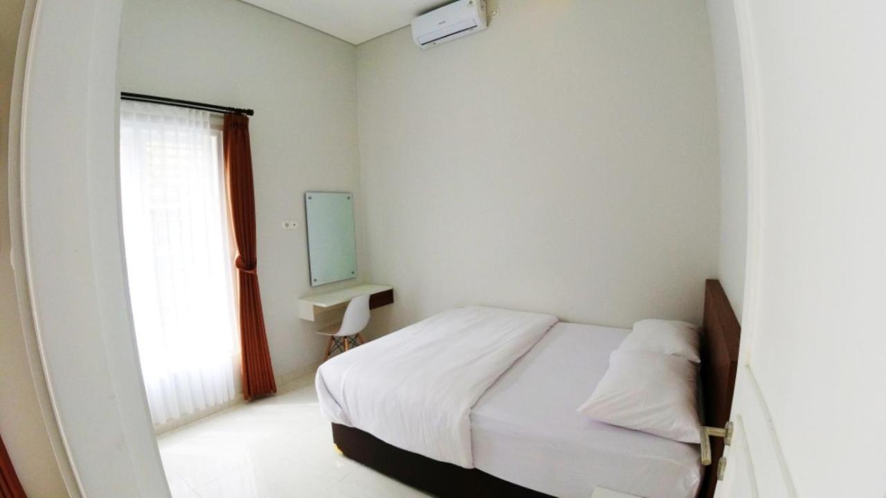 Omah Bondi Family Homestay By Fh Stay Джокякарта Екстериор снимка